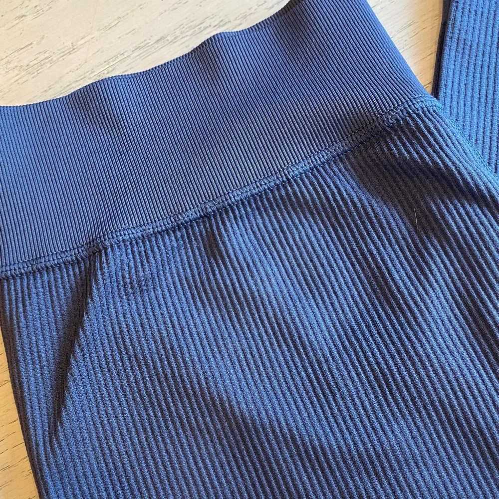 Blue Ribbed Leggings - Picture 2 of 7